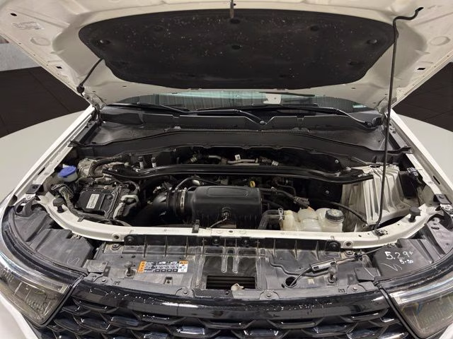 2022 Star White Metallic Tri-Coat Ford Explorer ST-Line 4X4 SUV