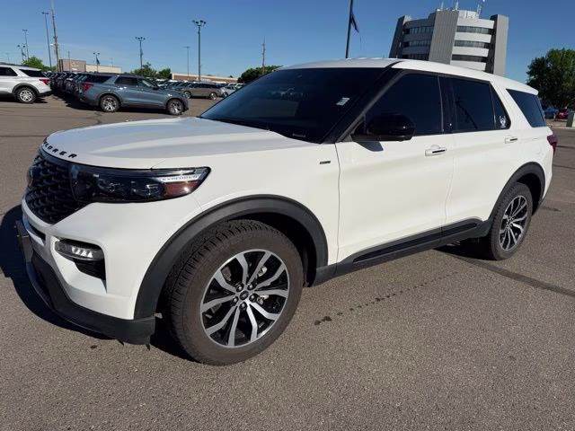 2022 Star White Metallic Tri-Coat Ford Explorer ST-Line 4X4 SUV