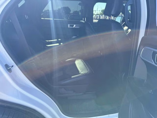 2022 Star White Metallic Tri-Coat Ford Explorer ST-Line 4X4 SUV