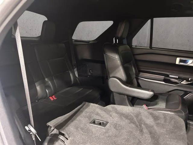 2022 Star White Metallic Tri-Coat Ford Explorer ST-Line 4X4 SUV