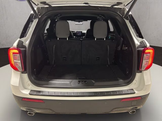 2022 Star White Metallic Tri-Coat Ford Explorer ST-Line 4X4 SUV