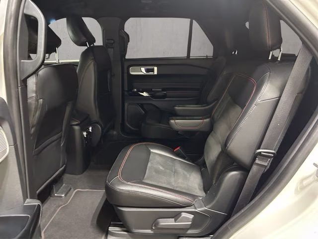 2022 Star White Metallic Tri-Coat Ford Explorer ST-Line 4X4 SUV