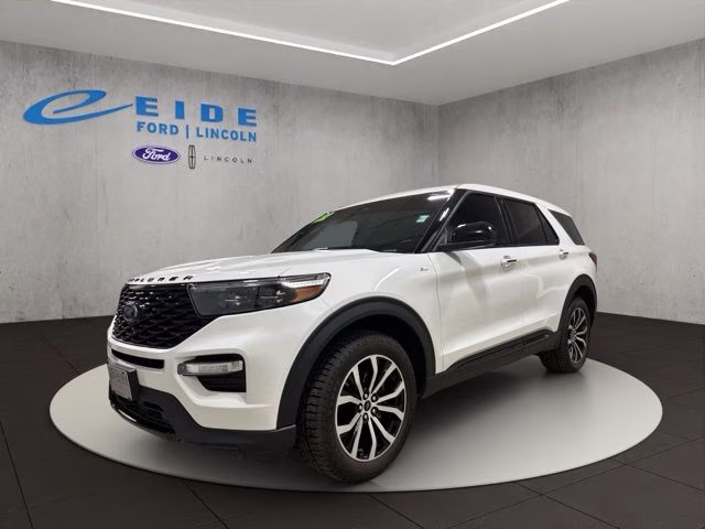 2022 Star White Metallic Tri-Coat Ford Explorer ST-Line 4X4 SUV