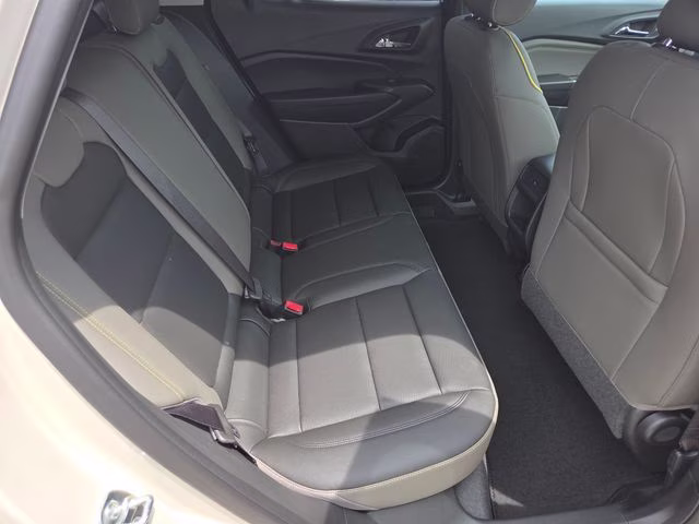 2026 White Sands Chevrolet Trax ACTIV FWD SUV