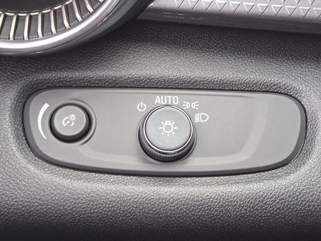 2026 White Sands Chevrolet Trax ACTIV FWD SUV