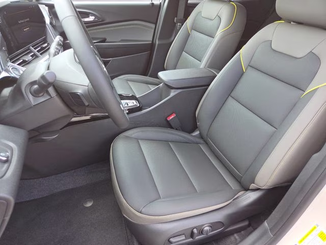 2026 White Sands Chevrolet Trax ACTIV FWD SUV