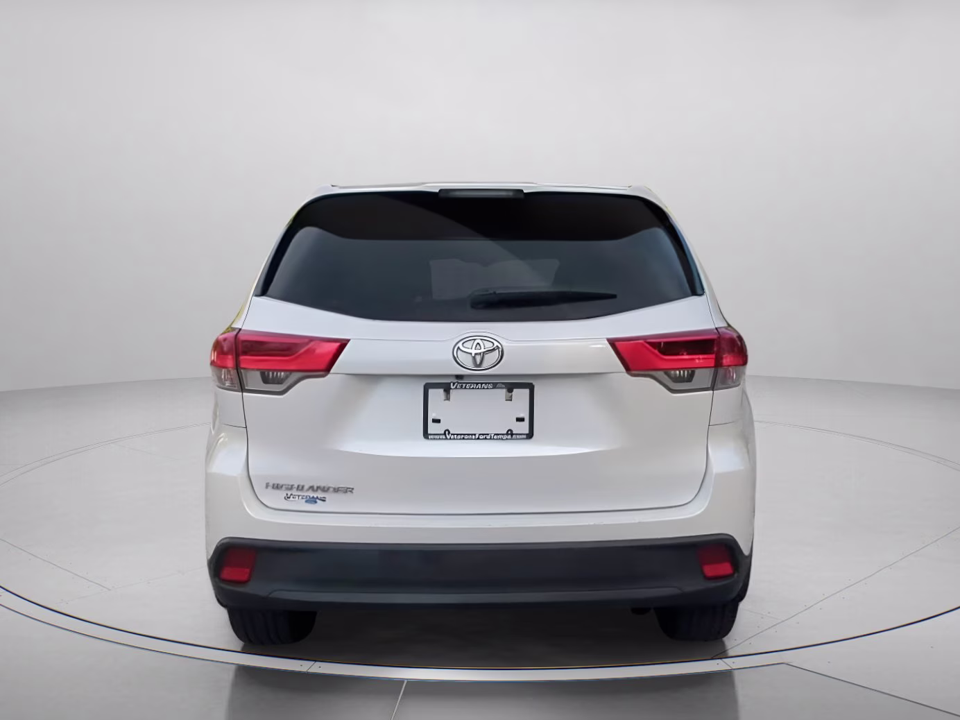 2019 Blizzard Pearl Toyota Highlander LE FWD SUV