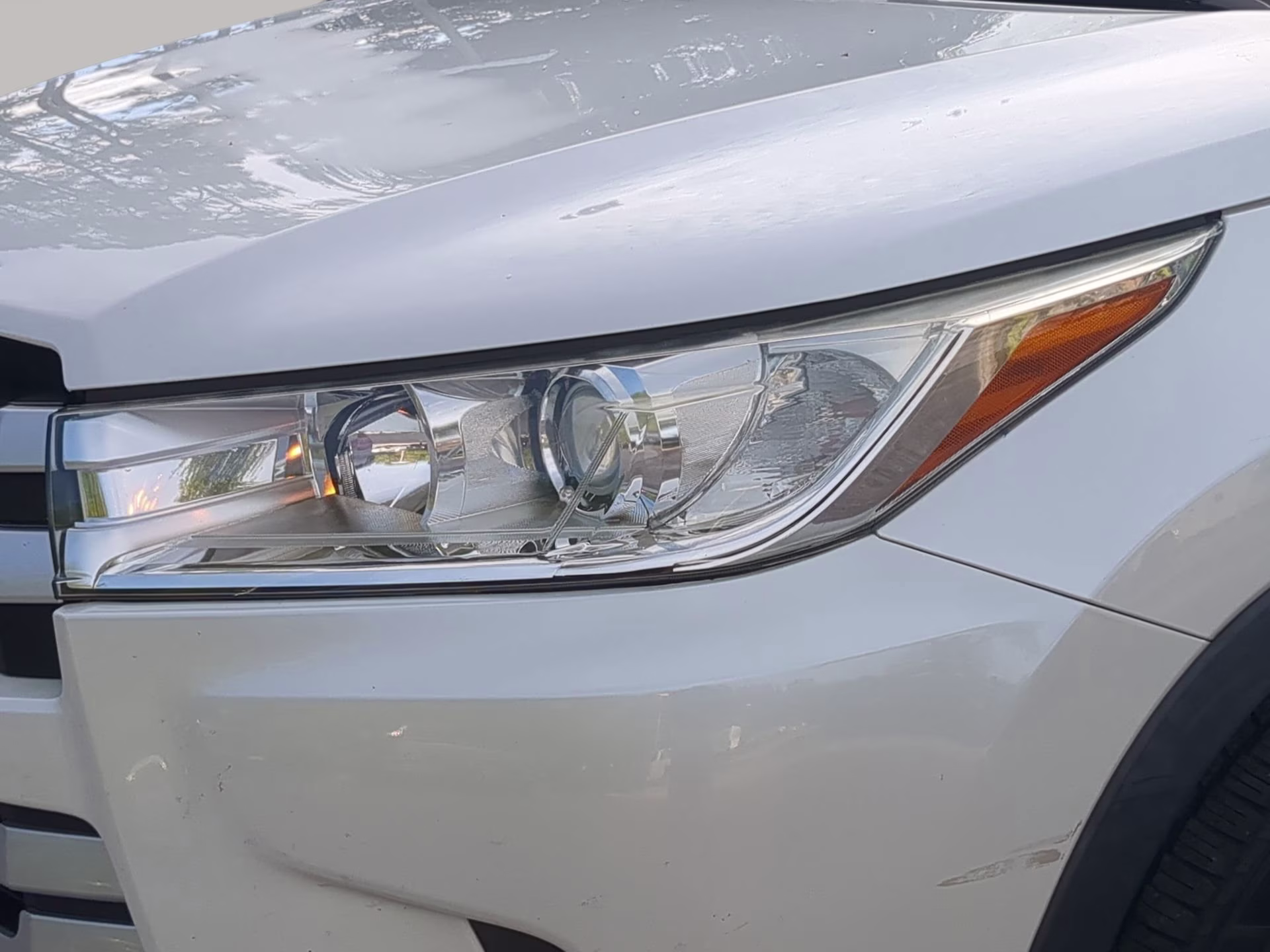 2019 Blizzard Pearl Toyota Highlander LE FWD SUV