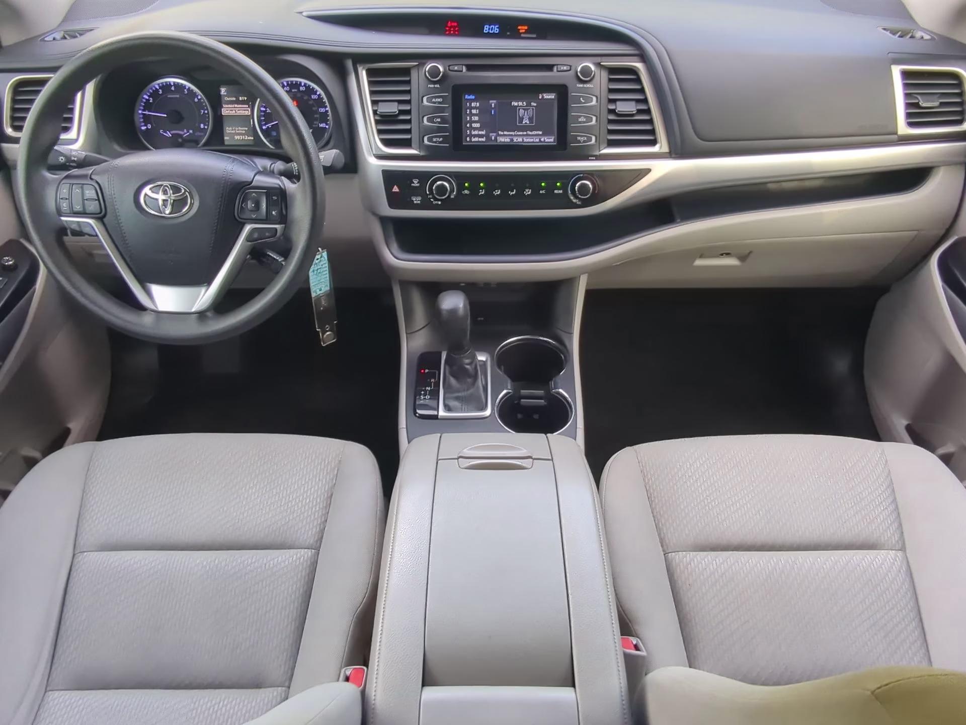 2019 Blizzard Pearl Toyota Highlander LE FWD SUV