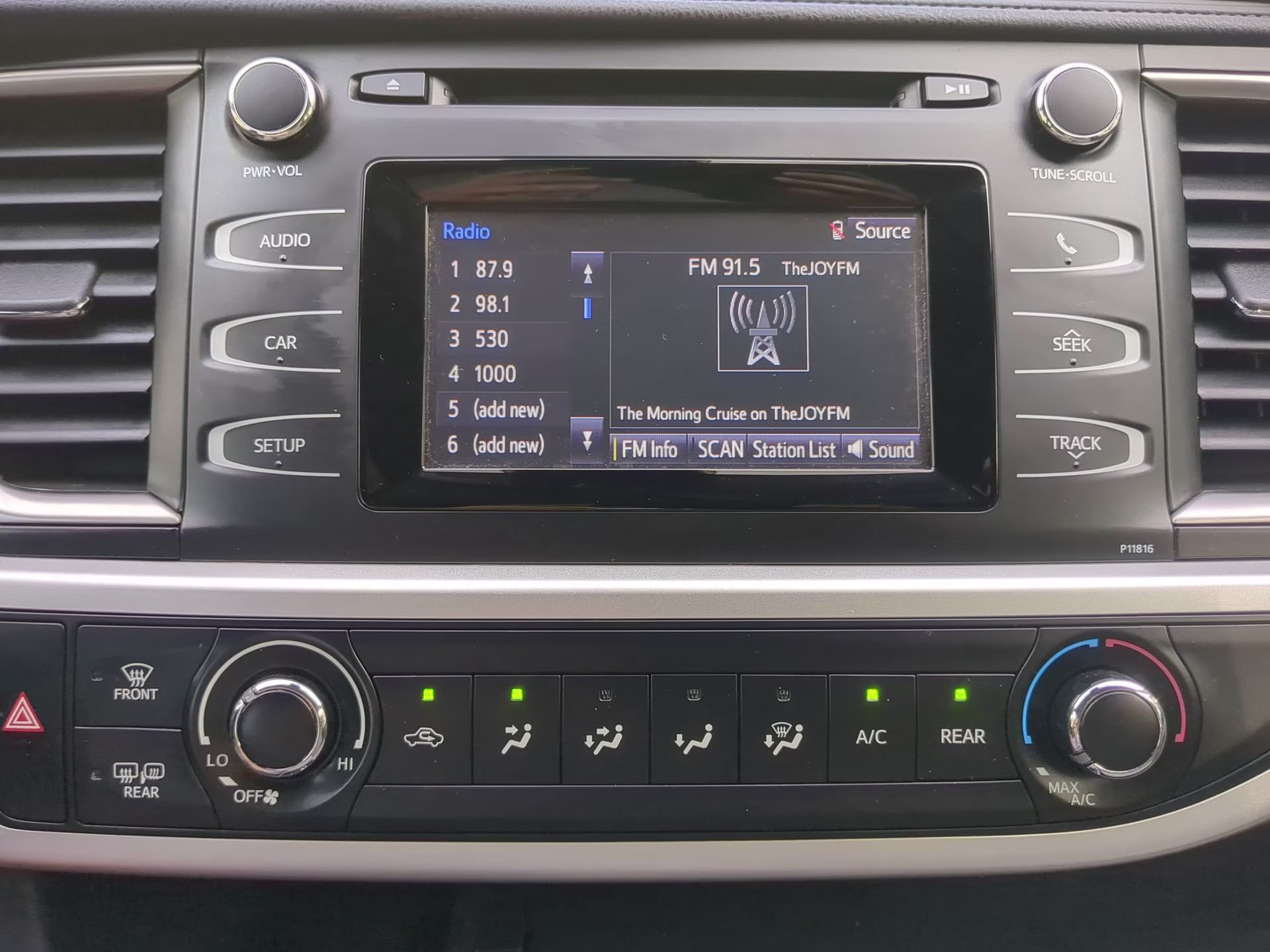 2019 Blizzard Pearl Toyota Highlander LE FWD SUV