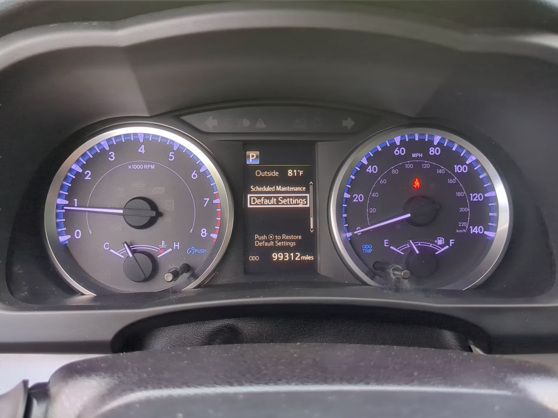 2019 Blizzard Pearl Toyota Highlander LE FWD SUV