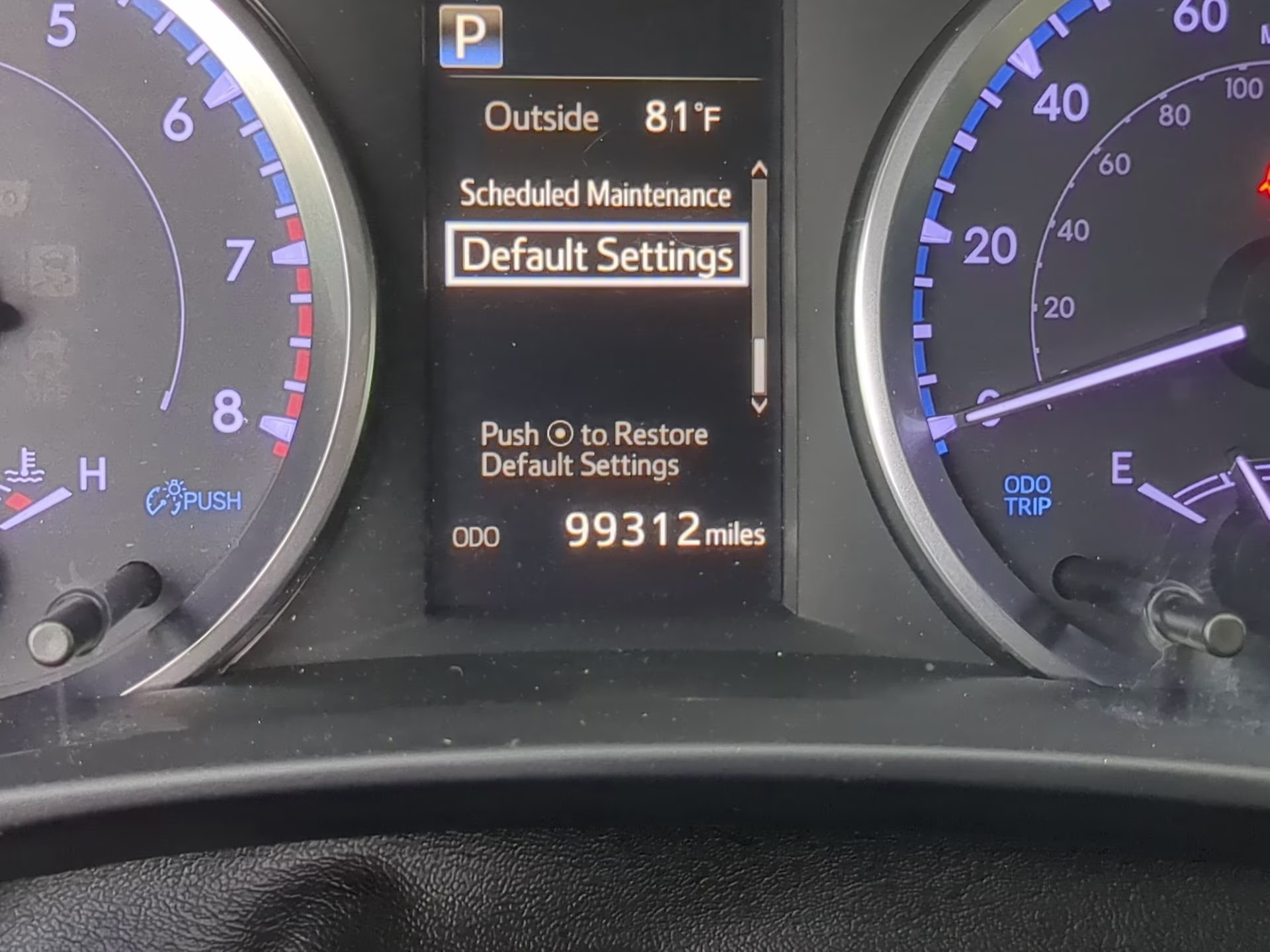 2019 Blizzard Pearl Toyota Highlander LE FWD SUV