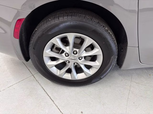 2025 Ceramic Gray Clearcoat Chrysler Pacifica Select AWD Van