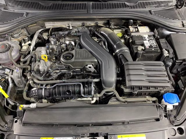 2024 Platinum Gray Metallic Volkswagen Jetta 1.5T SE FWD Sedan
