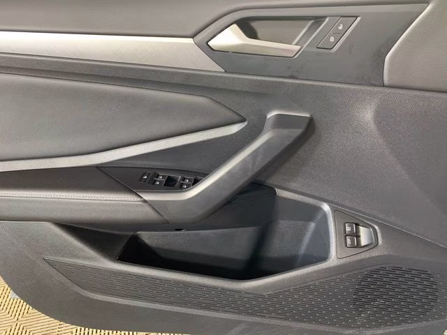 2024 Platinum Gray Metallic Volkswagen Jetta 1.5T SE FWD Sedan