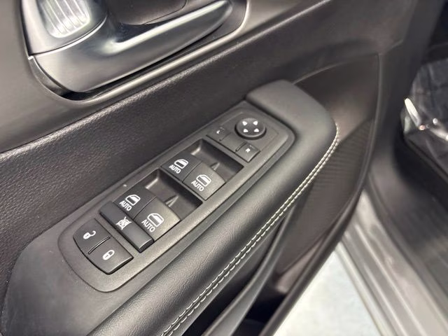 2025 Ceramic Gray Clearcoat Chrysler Pacifica Select AWD Van