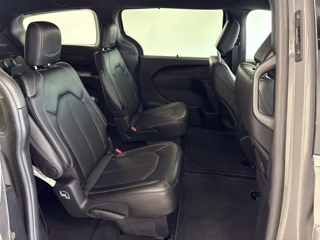 2025 Ceramic Gray Clearcoat Chrysler Pacifica Select AWD Van