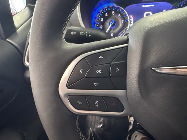 2025 Ceramic Gray Clearcoat Chrysler Pacifica Select AWD Van