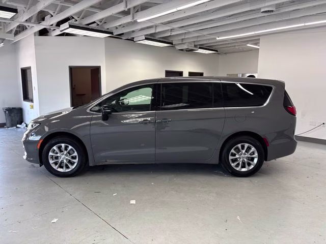 2025 Ceramic Gray Clearcoat Chrysler Pacifica Select AWD Van