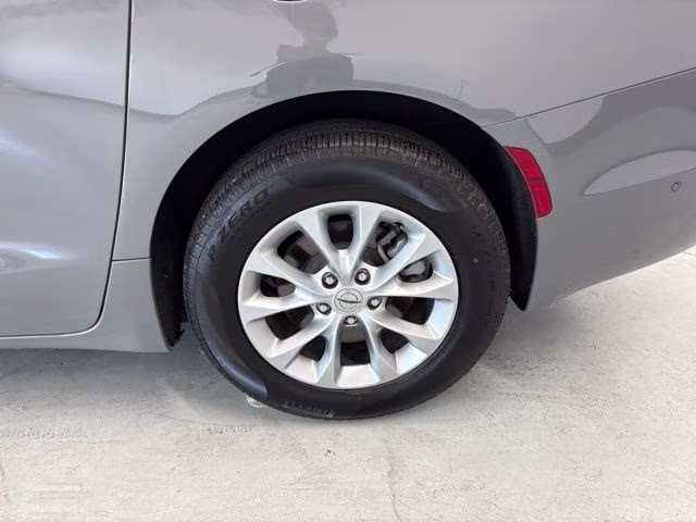 2025 Ceramic Gray Clearcoat Chrysler Pacifica Select AWD Van