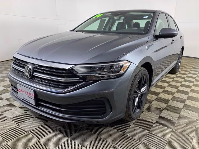 2024 Platinum Gray Metallic Volkswagen Jetta 1.5T SE FWD Sedan