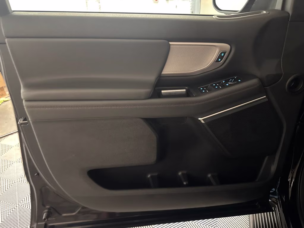 2025 Black Metallic Ford Expedition Max Active RWD SUV