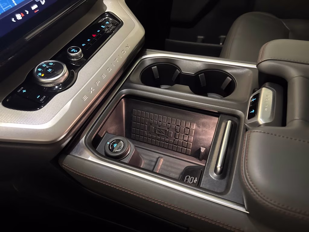 2025 Black Metallic Ford Expedition Max Active RWD SUV