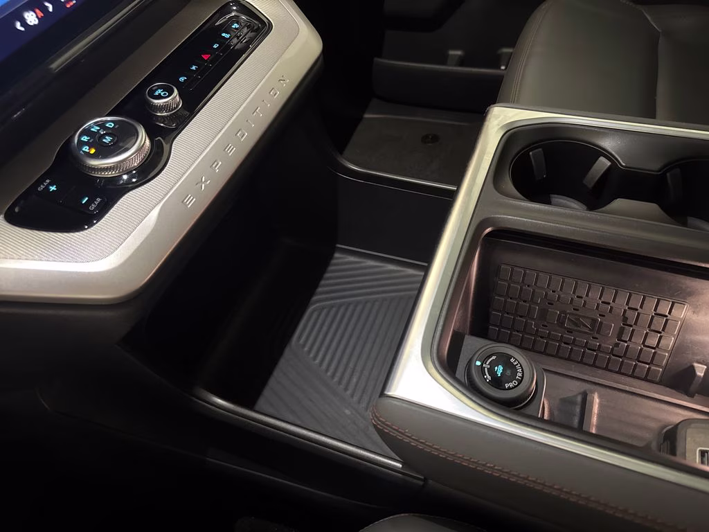 2025 Black Metallic Ford Expedition Max Active RWD SUV