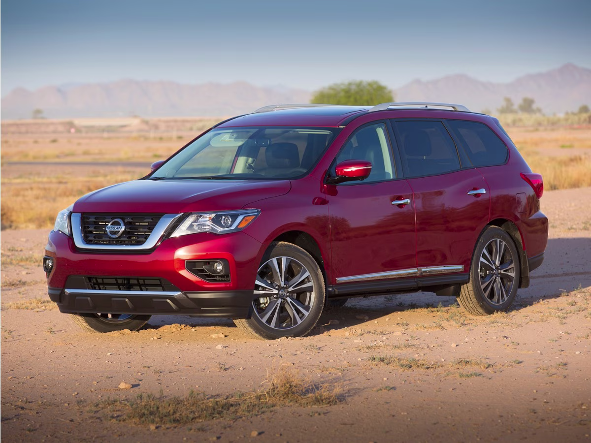 2019 Glacier White Nissan Pathfinder SL FWD SUV