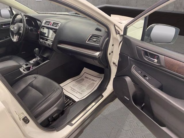 2017 Crystal White Pearl Subaru Outback 2.5i AWD SUV