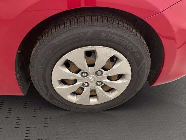 2016 Boston Red Metallic Hyundai Accent SE FWD Sedan