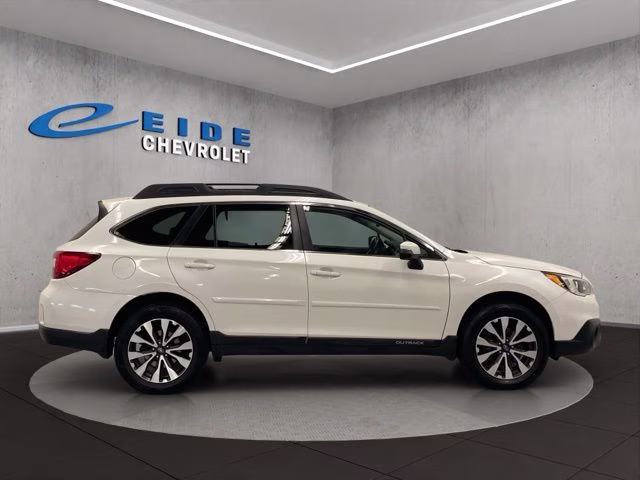 2017 Crystal White Pearl Subaru Outback 2.5i AWD SUV