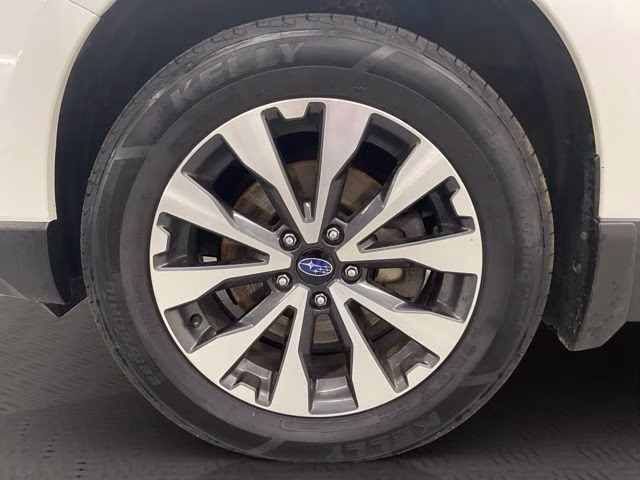 2017 Crystal White Pearl Subaru Outback 2.5i AWD SUV