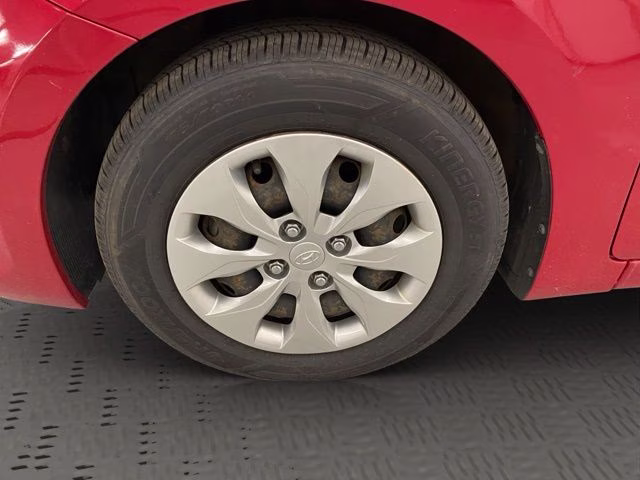 2016 Boston Red Metallic Hyundai Accent SE FWD Sedan