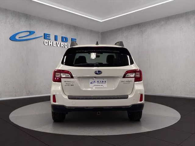 2017 Crystal White Pearl Subaru Outback 2.5i AWD SUV