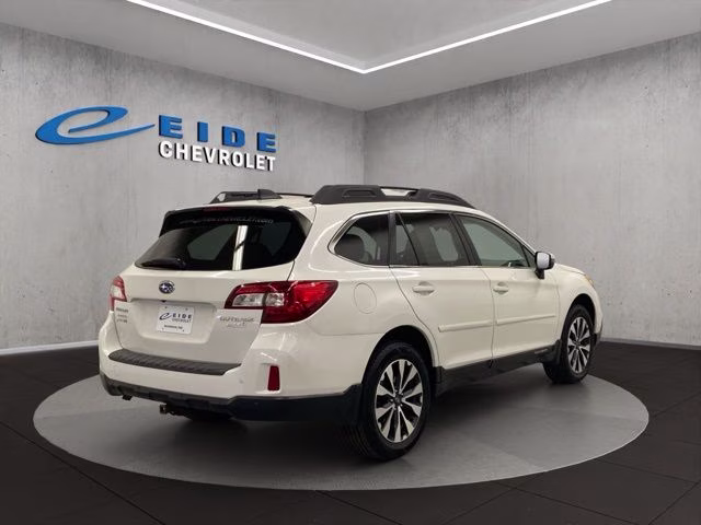 2017 Crystal White Pearl Subaru Outback 2.5i AWD SUV