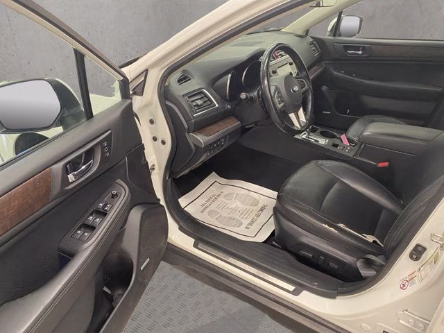 2017 Crystal White Pearl Subaru Outback 2.5i AWD SUV