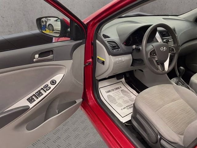 2016 Boston Red Metallic Hyundai Accent SE FWD Sedan