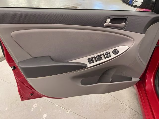 2016 Boston Red Metallic Hyundai Accent SE FWD Sedan