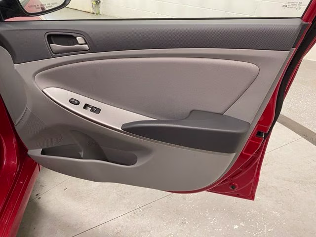 2016 Boston Red Metallic Hyundai Accent SE FWD Sedan