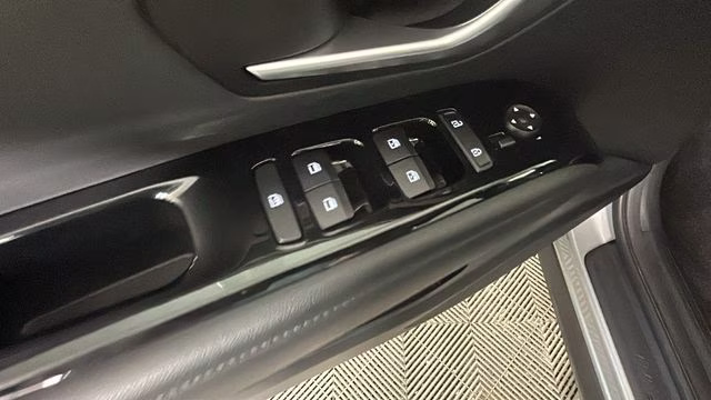 2023 Shimmering Silver Hyundai Tucson Hybrid Limited AWD SUV
