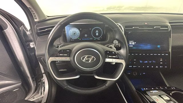2023 Shimmering Silver Hyundai Tucson Hybrid Limited AWD SUV