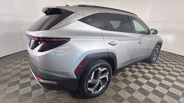2023 Shimmering Silver Hyundai Tucson Hybrid Limited AWD SUV