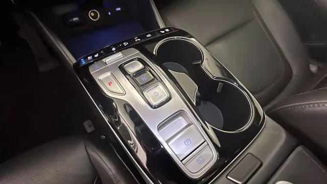 2023 Shimmering Silver Hyundai Tucson Hybrid Limited AWD SUV