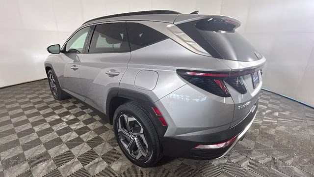 2023 Shimmering Silver Hyundai Tucson Hybrid Limited AWD SUV