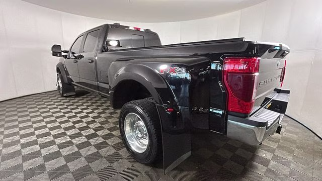 2022 Black Metallic Ford Super Duty F-450 DRW XL 4X4 Truck
