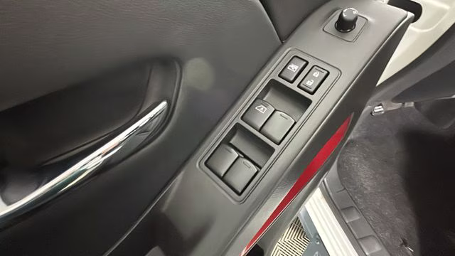 2025 Glacier White Nissan Frontier PRO-4X 4X4 Truck