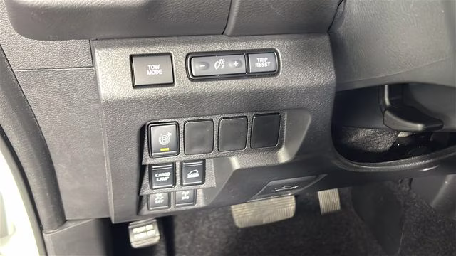 2025 Glacier White Nissan Frontier PRO-4X 4X4 Truck