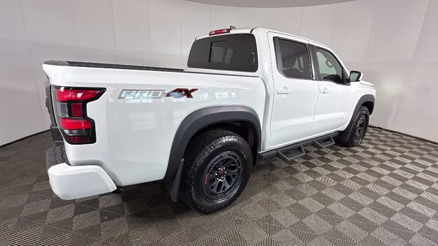 2025 Glacier White Nissan Frontier PRO-4X 4X4 Truck