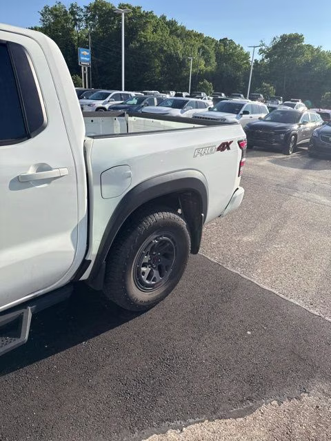 2025 Glacier White Nissan Frontier PRO-4X 4X4 Truck